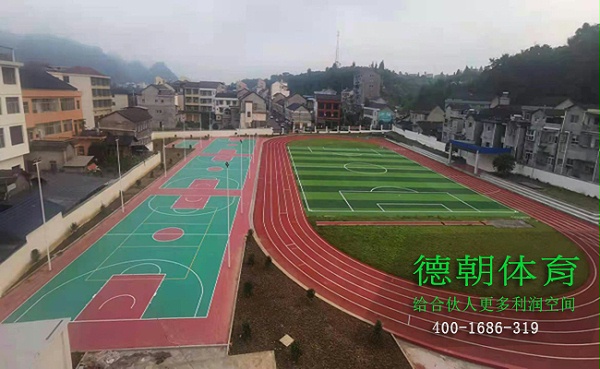 云南做学校透气型塑胶跑道