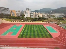 陕西学校操场为什么选择混合型跑道？它有哪些优点?【德朝体育】